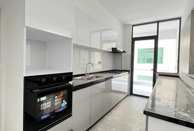 3 Bed Apartment with En Suite in Kilimani - 2