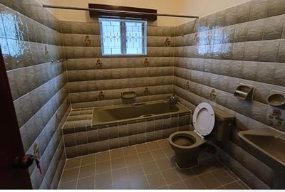 6 Bed House with En Suite at Nyari Central - 4