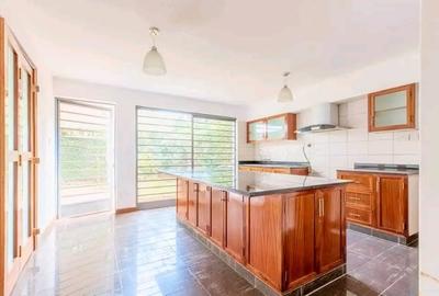 4 Bed Villa with En Suite at Lavington Green - 4