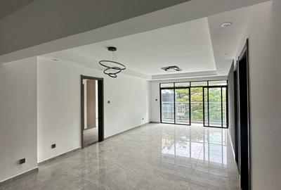 2 Bed Apartment with En Suite in Lavington