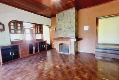 5 Bed House with En Suite in Rosslyn - 2