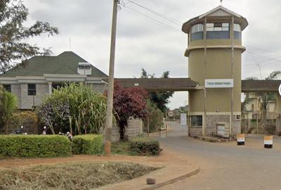 10,000 ft² Land at Phase 1