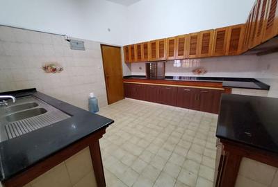 5 Bed Apartment in Westlands Area