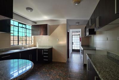 4 Bed Villa with En Suite in Lavington - 4