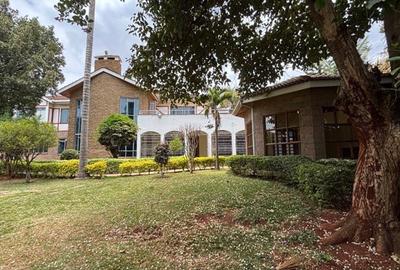 5 Bed Villa with En Suite in Runda - 2