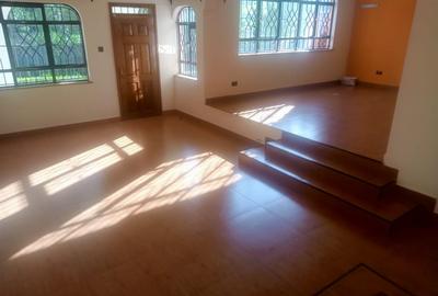 4 Bed House with En Suite at Old Runda