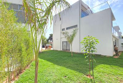 5 Bed Townhouse with En Suite at James Gichuru - 2