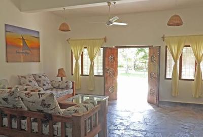 5 Bed Villa with Garden at Watamu - 2