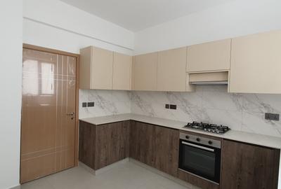 3 Bed Apartment with En Suite at Brookside - 4