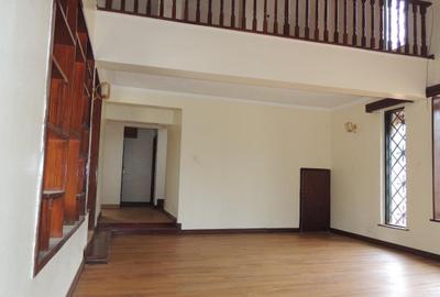 5 Bed House with En Suite in Thigiri