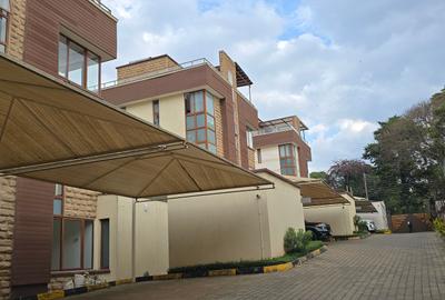 6 Bed Townhouse with En Suite at Chalbi Drive - 4