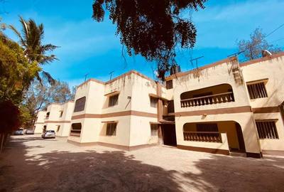 2 Bed Apartment with En Suite at 1St Avenue Nyali