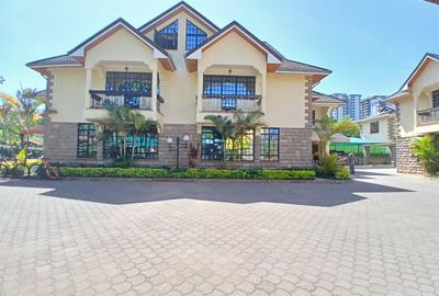 5 Bed Townhouse with En Suite at Lavington