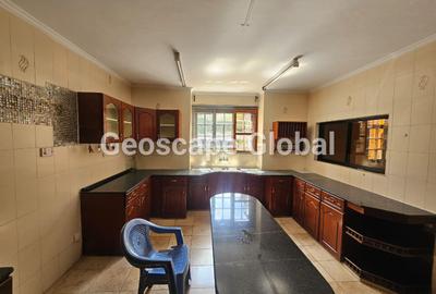 5 Bed House with En Suite in Runda - 4