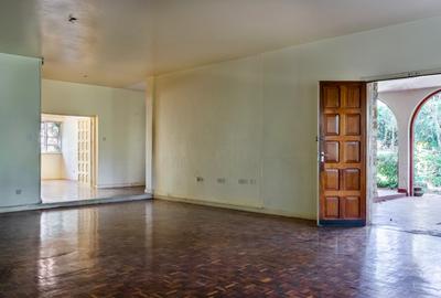 5 Bed House with En Suite in Thigiri