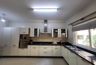 Serviced 3 Bed Apartment with En Suite in Kileleshwa