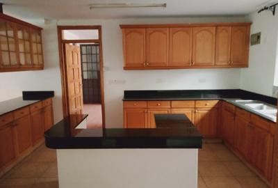 3 Bed Apartment with En Suite at Gitanga Road - 4
