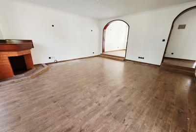 4 Bed Townhouse with En Suite at Lavington - 4