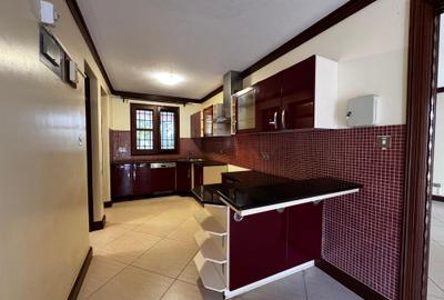 3 Bed Townhouse with En Suite in Hill View - 3