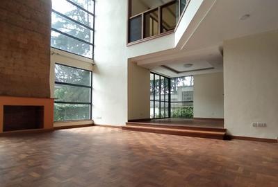 5 Bed Townhouse with En Suite in Lavington