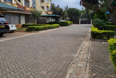 5 Bed Villa with En Suite in Lavington