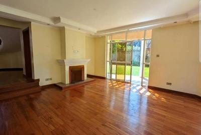 5 Bed Townhouse with En Suite in Lavington - 3