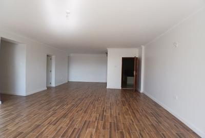 3 Bed Apartment with En Suite at Lavington - 3