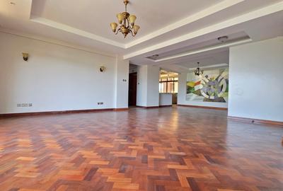 4 Bed Apartment with En Suite at Riverside Drive - 4