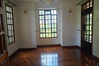 4 Bed Townhouse with En Suite in Runda