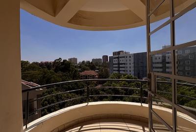 3 Bed Apartment with En Suite in Lavington - 2