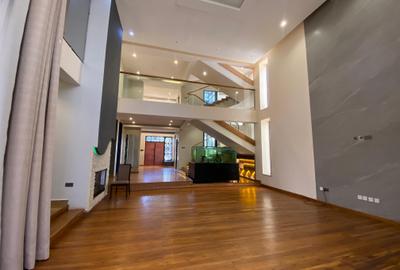 5 Bed House with En Suite in Runda - 4