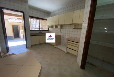 5 Bed House with En Suite in Westlands Area - 4