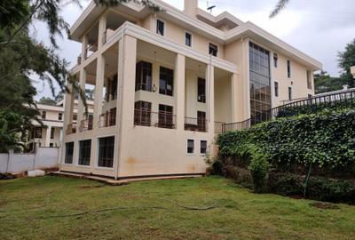 6 Bed House with En Suite in Kitisuru