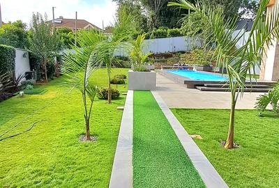 5 Bed Villa with En Suite at Runda
