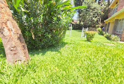 4 Bed House with En Suite in Runda