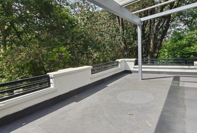 9 Bed House with En Suite in Karen - 4