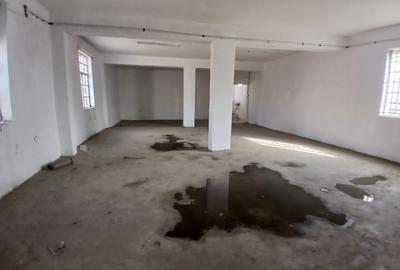 2,600 ft² Warehouse with Backup Generator in Industrial Area - 2