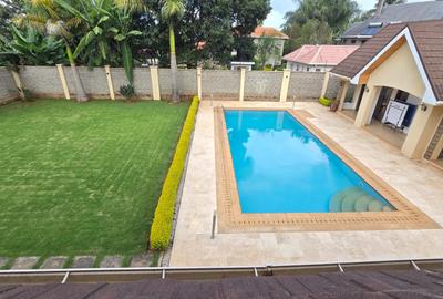 5 Bed House with En Suite in Runda