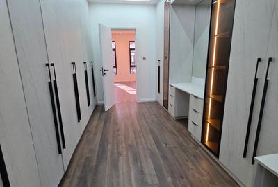 5 Bed Villa with En Suite in Lavington - 4