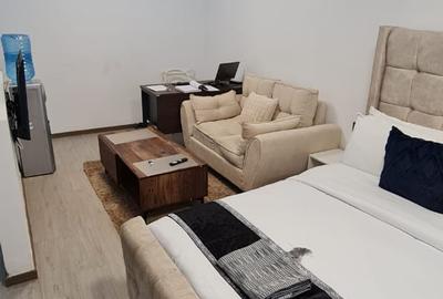 Furnished Studio Apartment with En Suite at Wood Avenue - 3