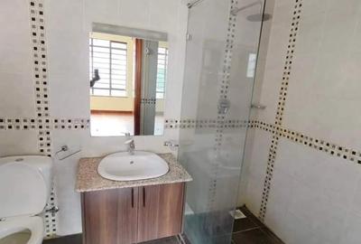 5 Bed Townhouse with En Suite at Lavington