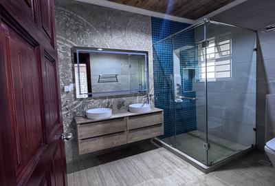 5 Bed Townhouse with En Suite in Rosslyn - 4