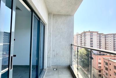 2 Bed Apartment with En Suite in Lavington