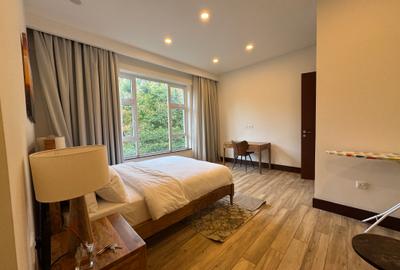 Serviced 3 Bed Apartment with En Suite in Parklands - 2