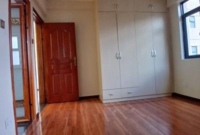 2 Bed Apartment with En Suite in Kilimani - 3