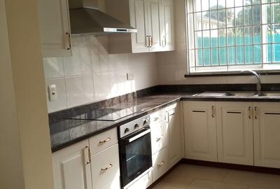 2 Bed Townhouse with En Suite in Runda