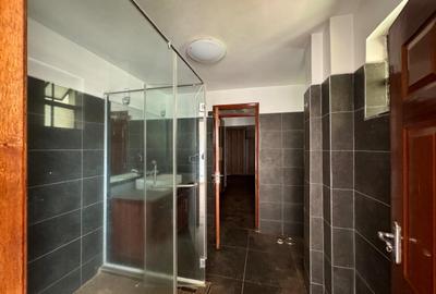 5 Bed Townhouse with En Suite at Lavington