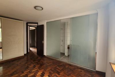 3 Bed Apartment with En Suite in Riverside - 2