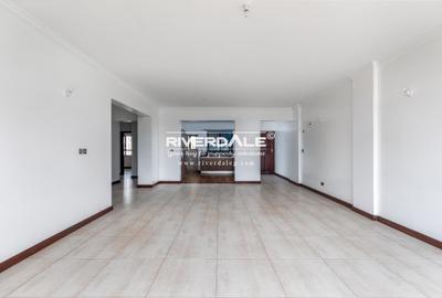 3 Bed Apartment with En Suite in Parklands