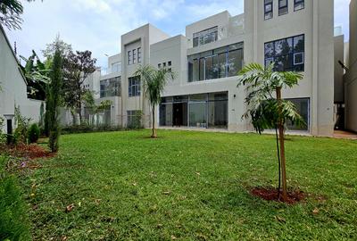 5 Bed Townhouse with En Suite in Lavington